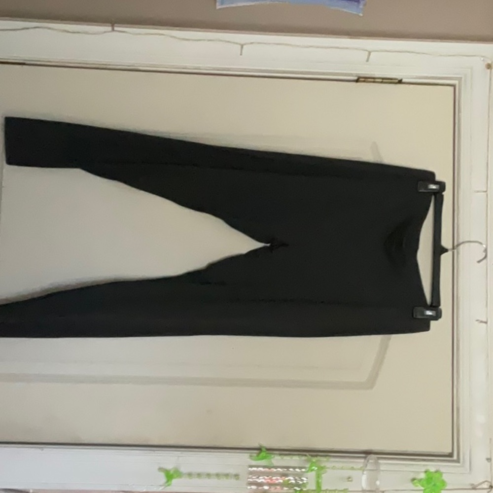 Gray leggings size extra large 92%polyester 8% spandex I have wore them 2 times.